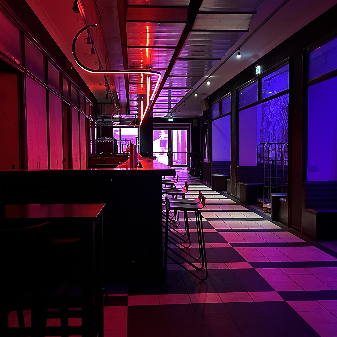 specials x.line gebogen als sonderloesung zur thekenbeleuchtung img