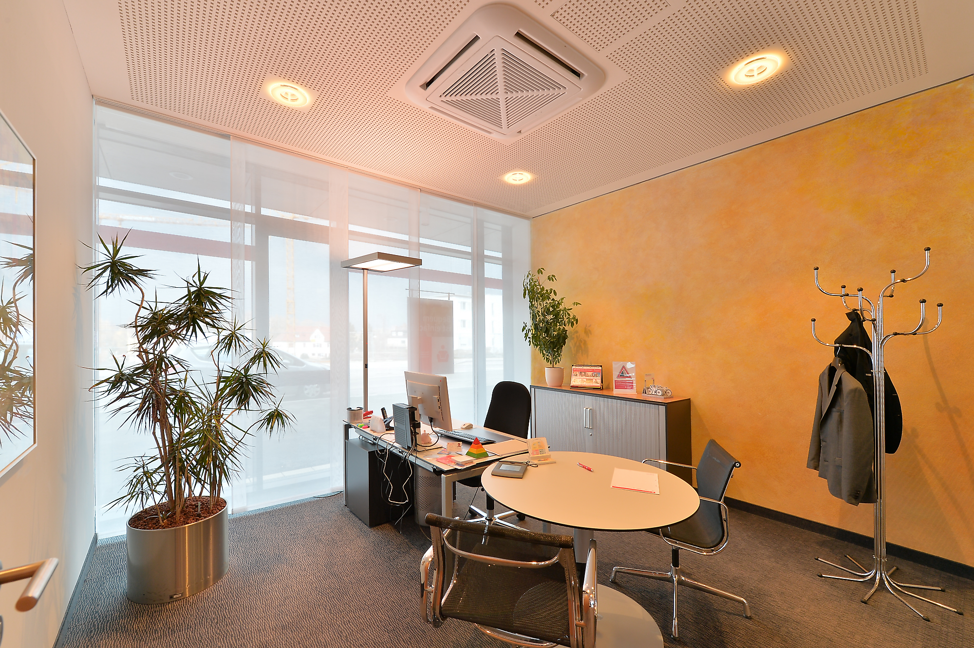 Kreissparkasse Augsburg, Zweigstelle Bobingen - Sanierung der Kreissparkasse Augsburg, Zweigstelle Bobingen