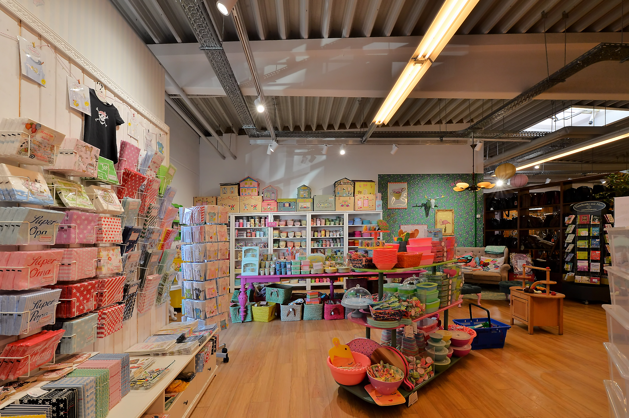 Saueracker GmbH & Co. KG Fürth - Teilumrüstung der Beleuchtung im Saueracker Ladengeschäft