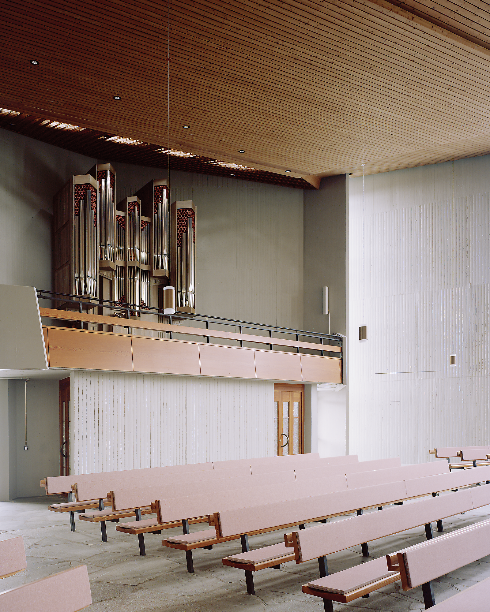 Auferstehungskirche Offenburg - Behutsame Sanierung der Auferstehungskirche in Offenburg