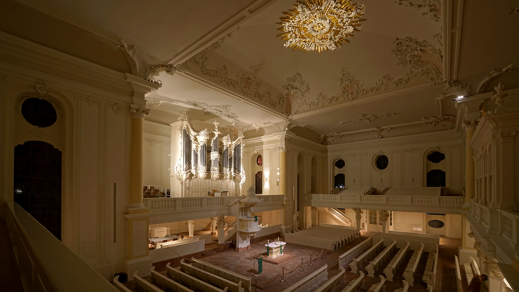 Ludwigskirche Saarbrücken - Lichtakzente im barocken Denkmal der Ludwigskirche in Saarbrücken