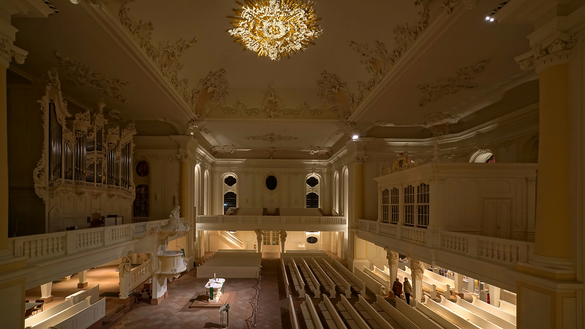 Ludwigskirche Saarbrücken - Lichtakzente im barocken Denkmal der Ludwigskirche in Saarbrücken